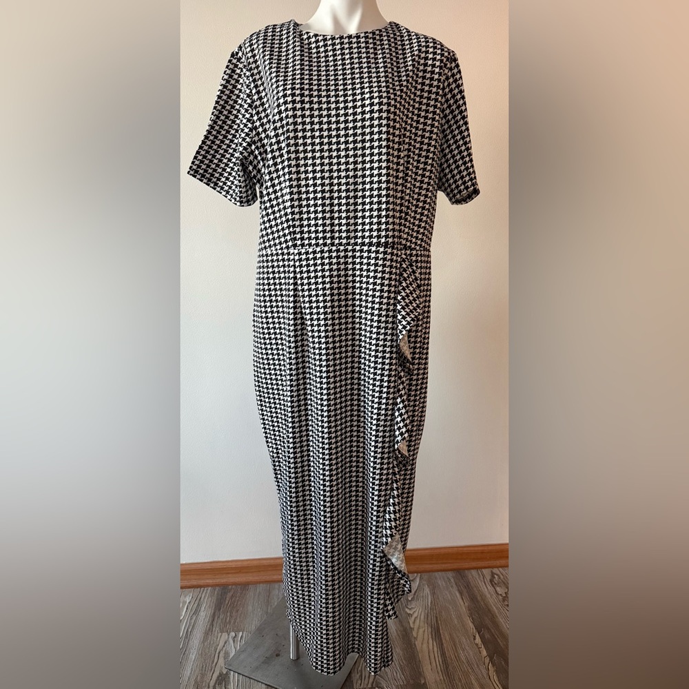 Elegant Black and White Houndstooth Dress